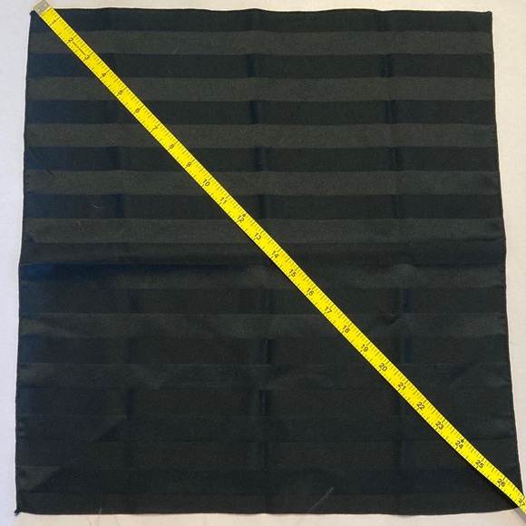 Dinner Table Linens (8) - Picture 5 of 6